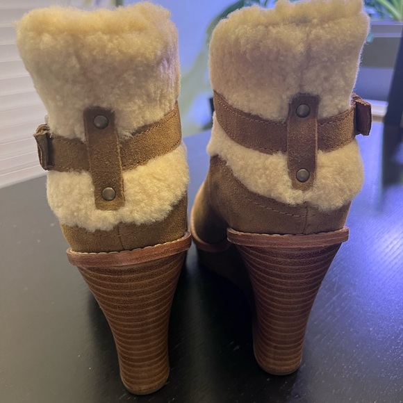 NEW UGG Anais Wedge Boots - Size 9 - Picture 7 of 10
